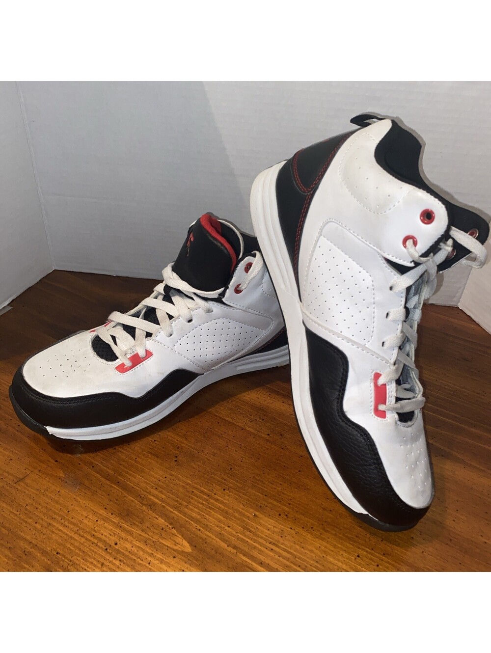 AND1 Men’s Low Top Athletic Sneakers Lace Up White Colorblock Logo Sports Sz 9.5